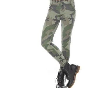 brandy melville camo leggings